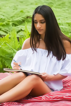 Cira Nerri Gets Naked Outdoor Cira Nerri Gets Naked Outdoor