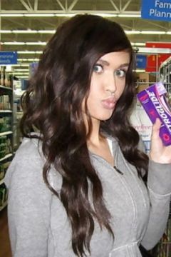 Violet Erotica Flash in Public Violet Erotica Flash in Public